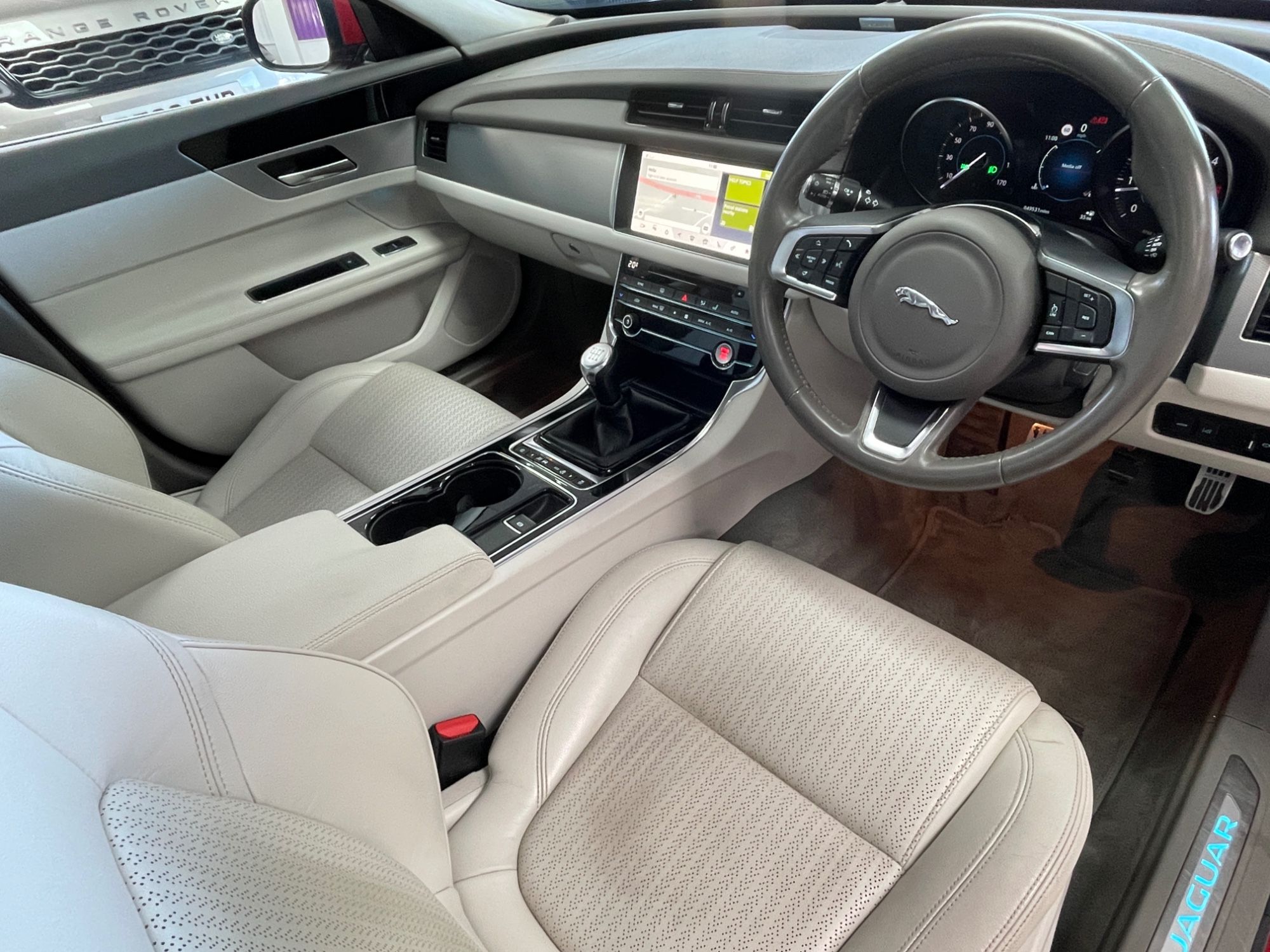 USED 2019 19 JAGUAR XF 2.0d Prestige Saloon 4dr Diesel Manual Euro 6 (s/s) (163 ps) 