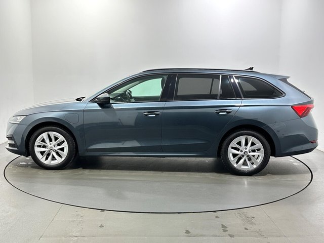 2021 Skoda Octavia - Photo 5