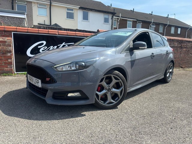 View our Ford Focus 2.0 TDCi ST-3 Hatchback 5dr Diesel Powershift Euro 6 (s/s) (185 ps)