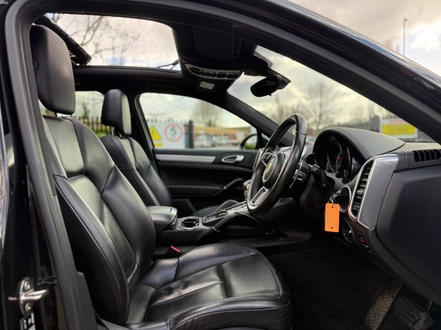 2015 Porsche Cayenne - Photo 9