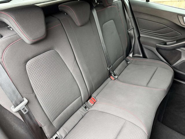 2019 Ford Focus - Photo 10