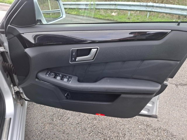 2012 Mercedes-Benz E-CLASS - Photo 7