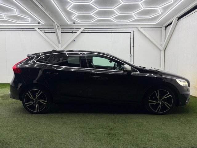 View our VOLVO V40