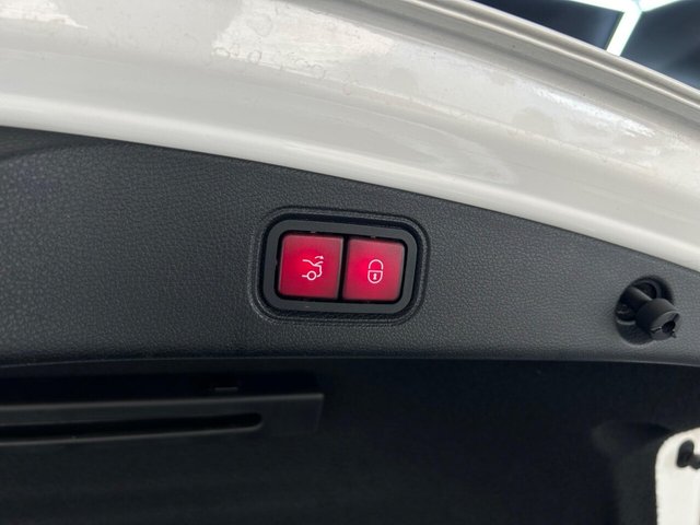 2018 Mercedes-Benz E CLASS - Photo 11