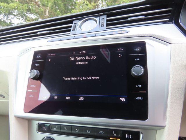 2018 VOLKSWAGEN PASSAT - Photo 11