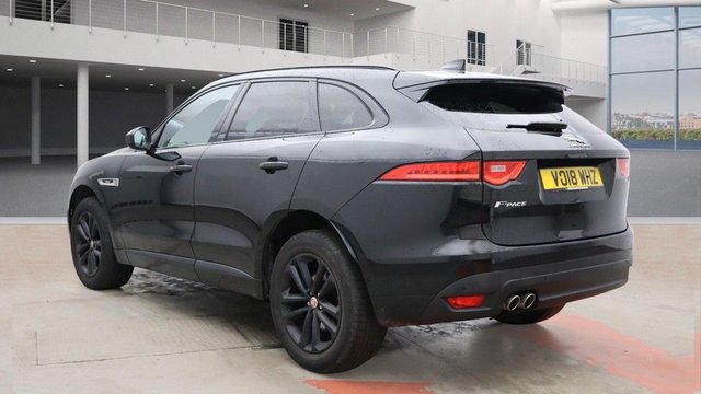 2018 Jaguar F-Pace 2L R-Sport 5dr - Photo 9