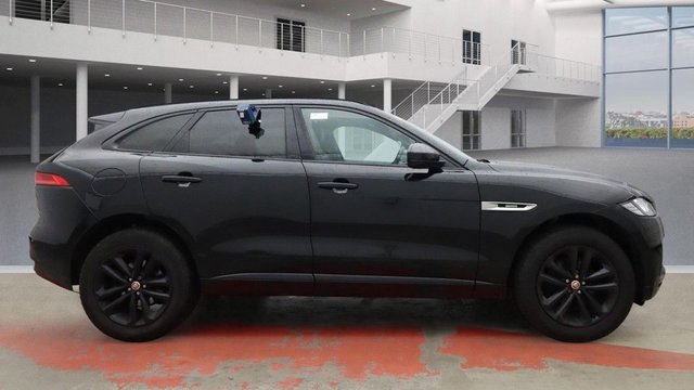 2018 Jaguar F-Pace 2L R-Sport 5dr - Photo 11