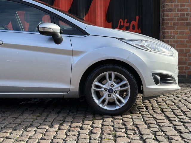 2016 FORD FIESTA - Photo 11