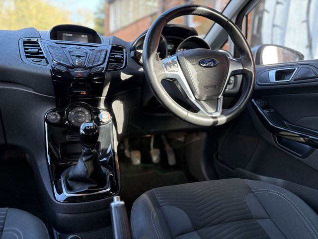 2016 FORD FIESTA - Photo 4