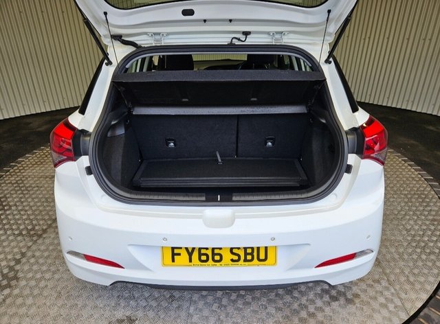 2016 HYUNDAI I20 - Photo 5