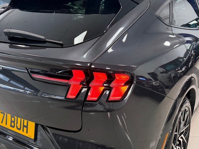 2021 FORD MUSTANG MACH-E - Photo 8