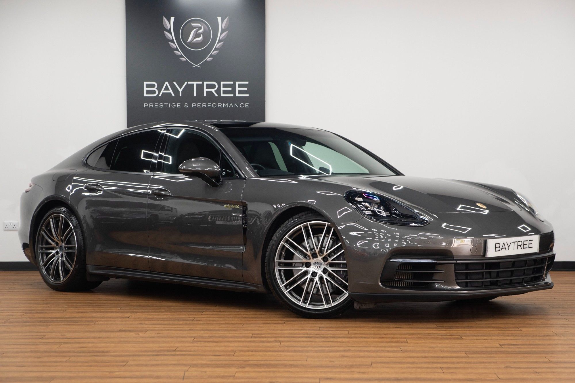 USED 2018 18 PORSCHE PANAMERA 2.9 V6 E-Hybrid 14kWh 4 Saloon 5dr Petrol Plug-in Hybrid 