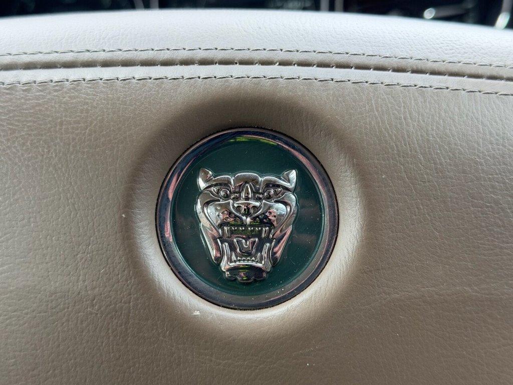 USED 2004 04 JAGUAR XJR 4.2 V8 Saloon 4dr Petrol Automatic (299 g/km, 400 bhp) 2 KEYS, HEATED LEATHER, S/NAV