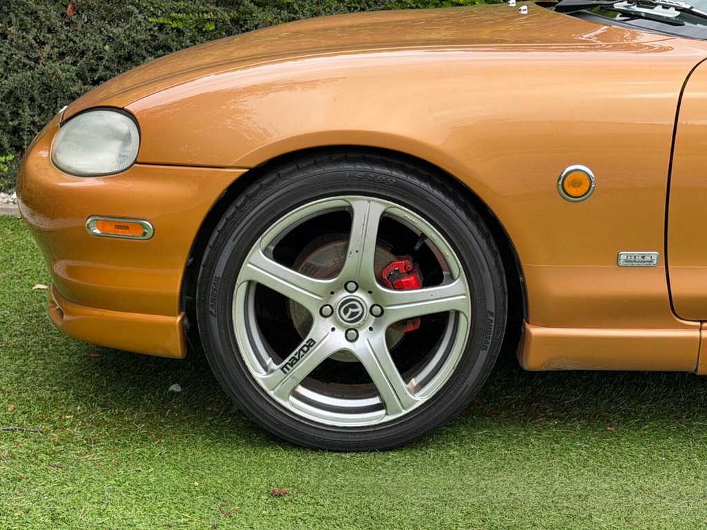 USED 2011 R MAZDA MX-5 0.0L