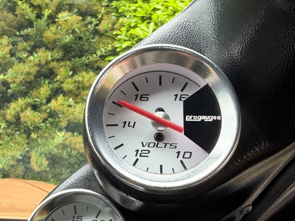USED 2011 R MAZDA MX-5 0.0L