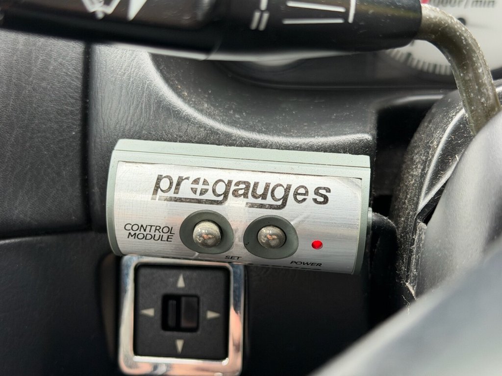 USED 2011 R MAZDA MX-5 0.0L