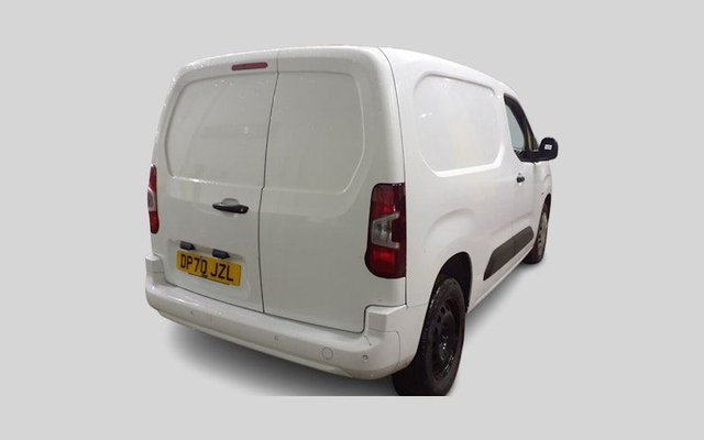 2020 Vauxhall Combo 1.6L Sportive 4dr - Photo 2