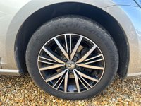 USED 2017 67 VOLKSWAGEN GOLF 1.6 TDI SE Nav Hatchback 5dr Diesel Manual Euro 6 (s/s) (115 ps) GREAT SERVICE HISTORY WITH THIS CAR