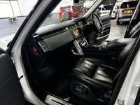 USED 2013 63 LAND ROVER RANGE ROVER 4.4 SD V8 Autobiography SUV 5dr Diesel Auto 4WD Euro 5 (339 ps) 2013 RANGEROVER AUTOBIOGRAPHY 4.4 SDV8 - FUGI WHITE - 9 SERVICES TO 113K - FACTORY REAR ENTERTAINMENT - 22 INCH ALLOYS - SIDE STEPS - 360 CAMS - ADAPTIVE CRUISE - BLIS - MERIDIEN SPEAKERS - XENON HEADLIGHTS