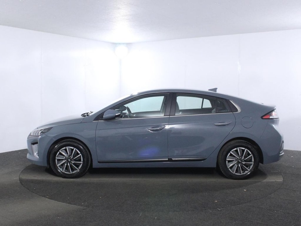 USED 2021 71 HYUNDAI IONIQ 38.3kWh Premium Hatchback 5dr Electric Auto (136 ps) 38kWh BATTERY - 193 MILE RANGE