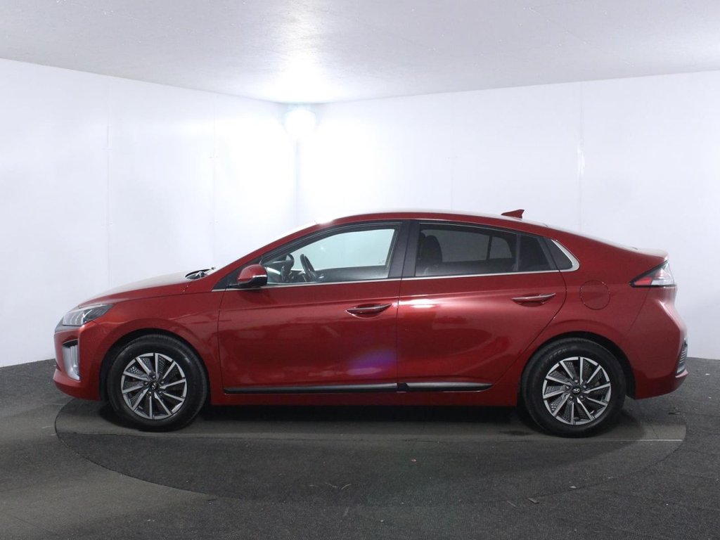USED 2022 72 HYUNDAI IONIQ 38.3kWh Premium SE Hatchback 5dr Electric Auto (136 ps) 38kWh BATTERY - 193 MILE RANGE