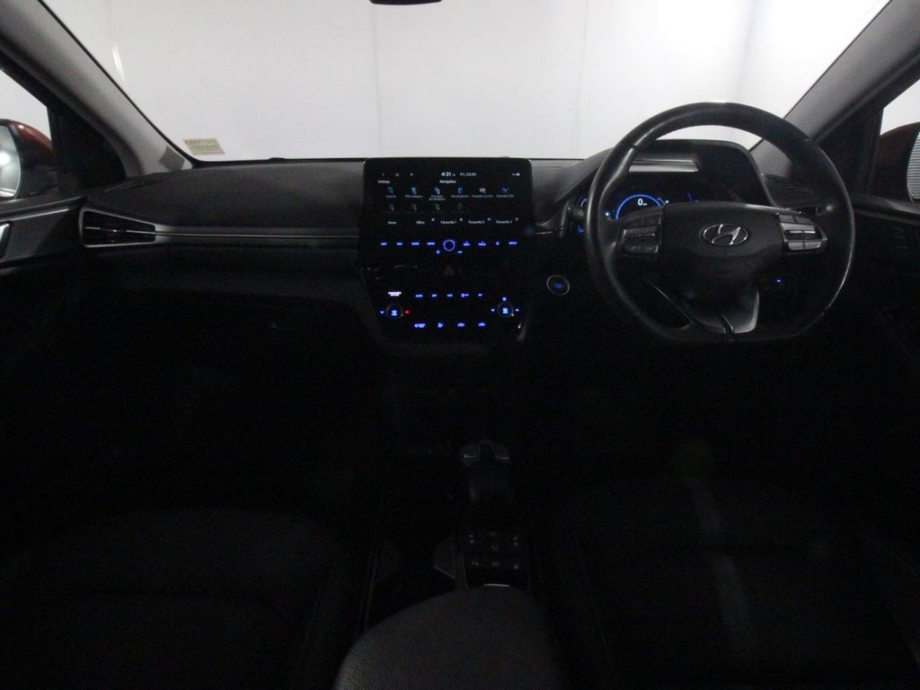 USED 2022 72 HYUNDAI IONIQ 38.3kWh Premium SE Hatchback 5dr Electric Auto (136 ps) 38kWh BATTERY - 193 MILE RANGE