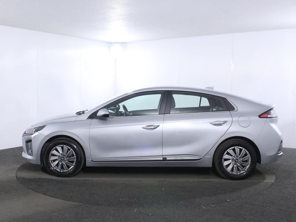 USED 2021 71 HYUNDAI IONIQ 38.3kWh Premium Hatchback 5dr Electric Auto (136 ps) 
