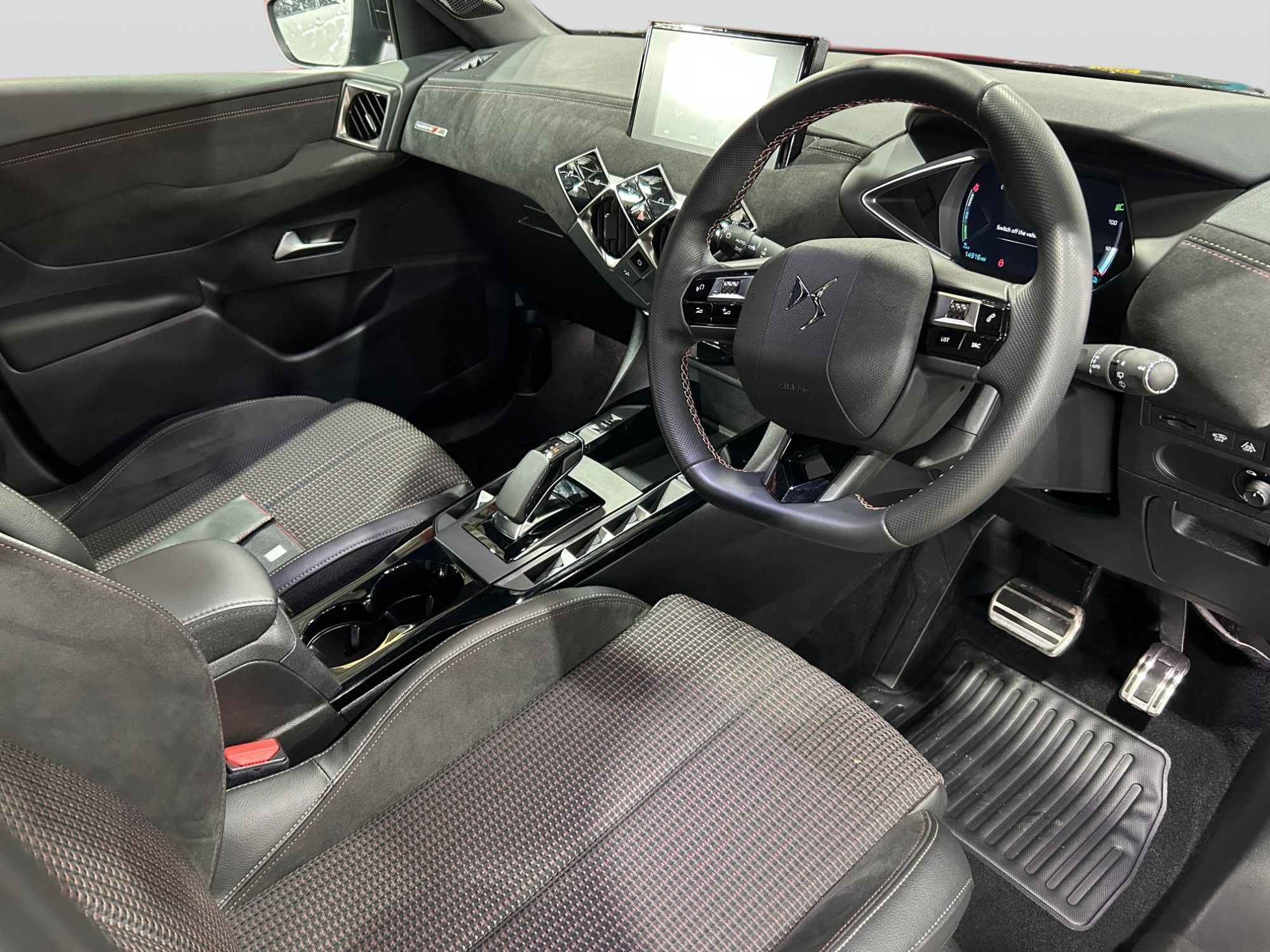 USED 2022 72 DS AUTOMOBILES DS 3 CROSSBACK E-TENSE 50kWh Performance Line Crossback 5dr Electric Auto (136 ps) 