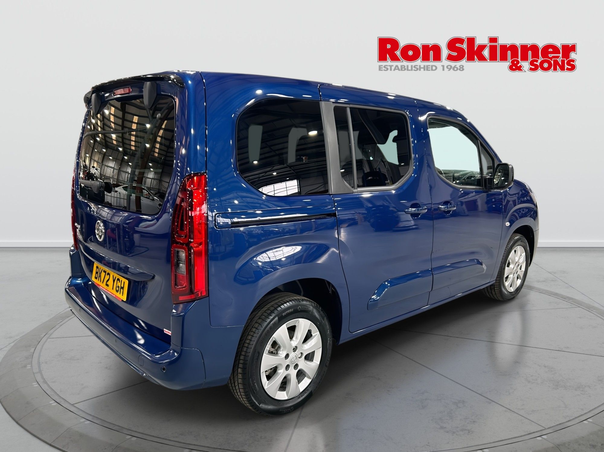 USED 2022 72 VAUXHALL Combo Life Electric 50kWh SE MPV 5dr Electric Auto (5 Seat, 7.4kW Charger) (136 ps) 
