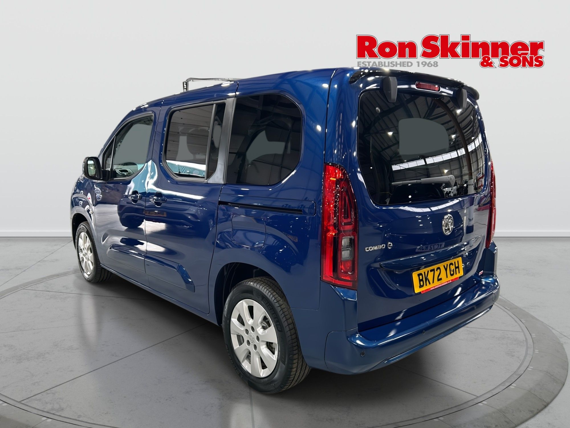 USED 2022 72 VAUXHALL Combo Life Electric 50kWh SE MPV 5dr Electric Auto (5 Seat, 7.4kW Charger) (136 ps) 