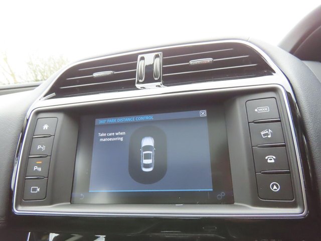 2017 JAGUAR XE - Photo 12