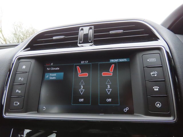 2017 JAGUAR XE - Photo 11