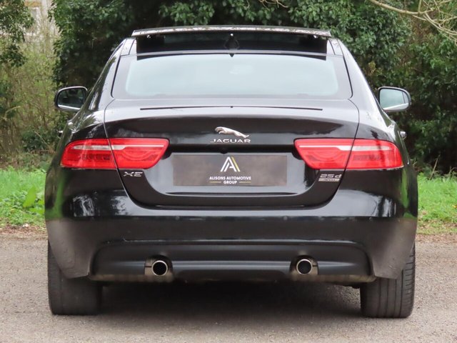 2017 JAGUAR XE - Photo 5