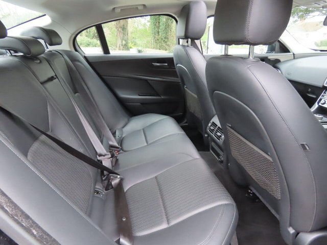 2017 JAGUAR XE - Photo 9