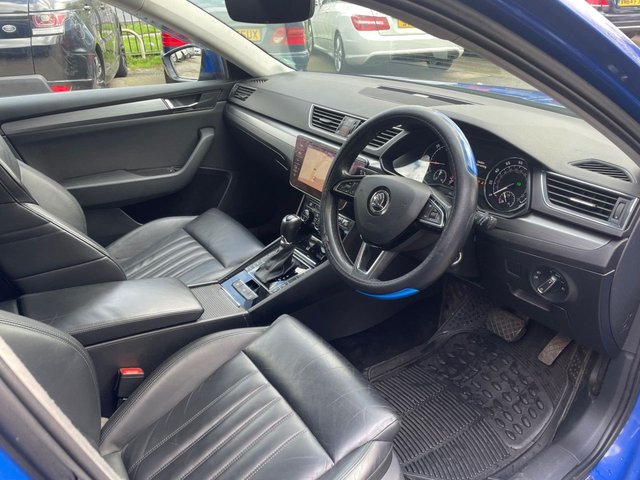 2019 SKODA SUPERB - Photo 8