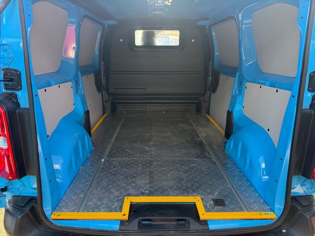 2022 VAUXHALL Vivaro Electric - Photo 11