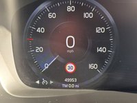 USED 2019 69 VOLVO XC40 2.0 T4 Momentum 5dr Auto ** Sat Nav + Rear Sensors **