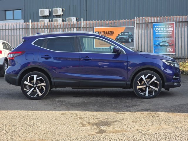 View our NISSAN QASHQAI