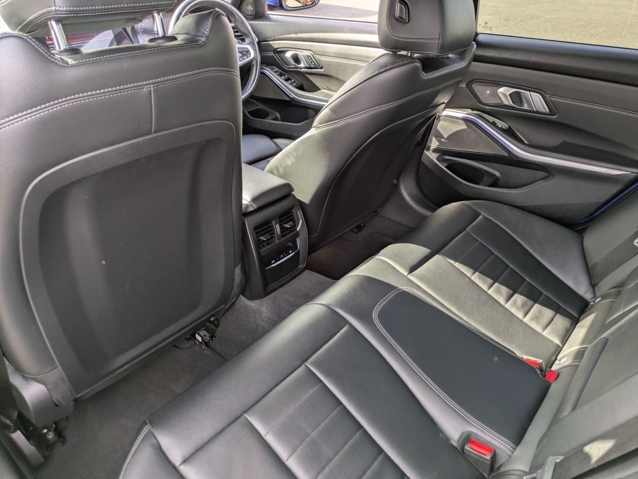 2021 BMW 3 SERIES 2.0 320d MHT M Sport Saloon 4dr Diesel Hybrid Auto Euro 6 (s/s) (190 ps) - vehicle photo 10 for sale on PureCar