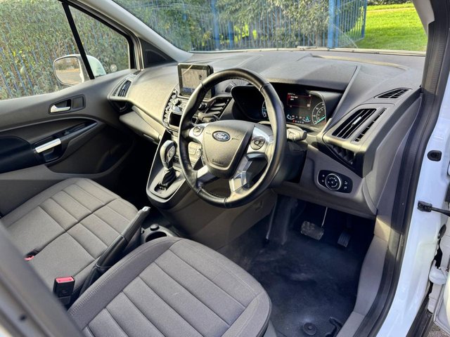 2023 Ford Transit Connect 1.5L Limited 5dr - Photo 11