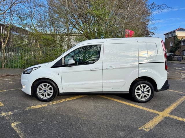 2023 Ford Transit Connect 1.5L Limited 5dr - Photo 3
