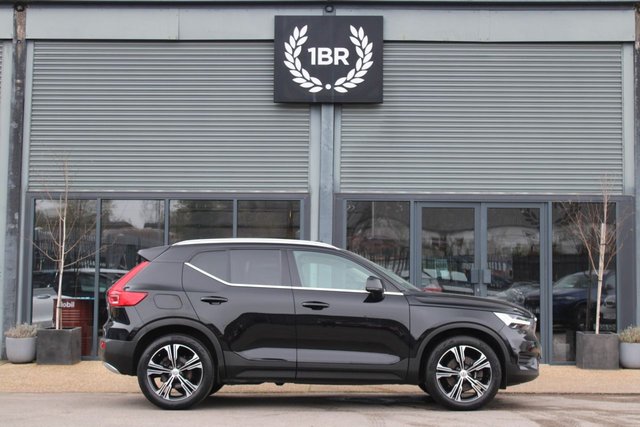2021 VOLVO XC40 - Photo 3