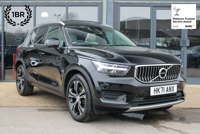 2021 VOLVO XC40