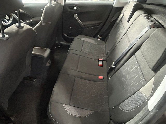 2017 PEUGEOT 2008 - Photo 12