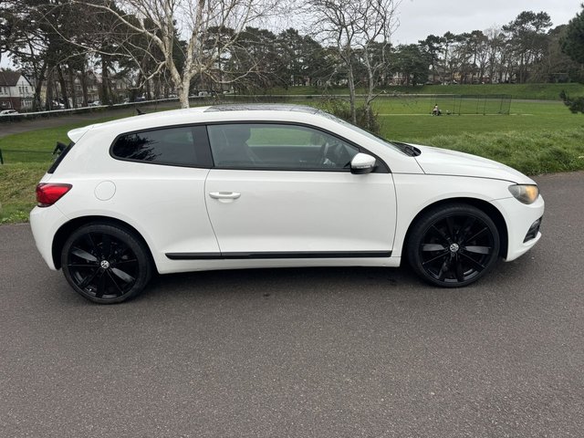 2010 VOLKSWAGEN SCIROCCO - Photo 3