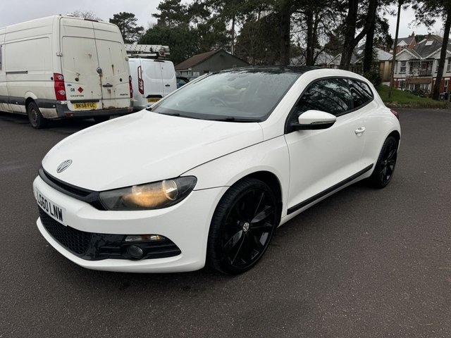 2010 VOLKSWAGEN SCIROCCO - Photo 2