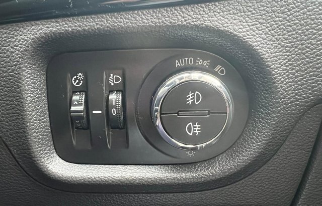 2015 Vauxhall Astra - Photo 11