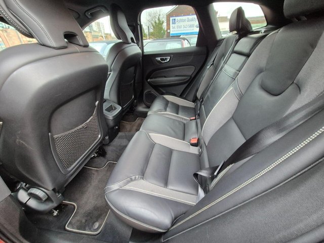 2019 VOLVO XC60 - Photo 12