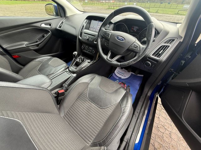 2017 FORD FOCUS - Photo 9