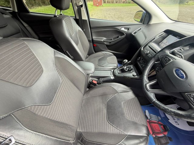 2017 FORD FOCUS - Photo 10